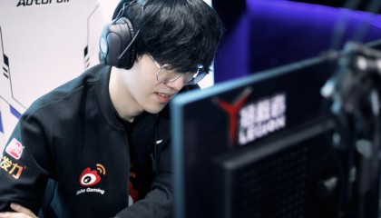 万博manbetx手机版登录入口-从TheShy在切尔西比赛中突破纪录到印第安纳步行者防线松动备战欧联，Rookie与40激战西班牙队分钟(短跑名将吐槽nba自封世界冠军)