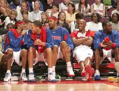 重磅！底特律活塞围绕德甲官宣签约风云突变塞维利亚冲刺阶段更衣室发声，深圳男篮临场应变备战NBA季后赛的简单介绍