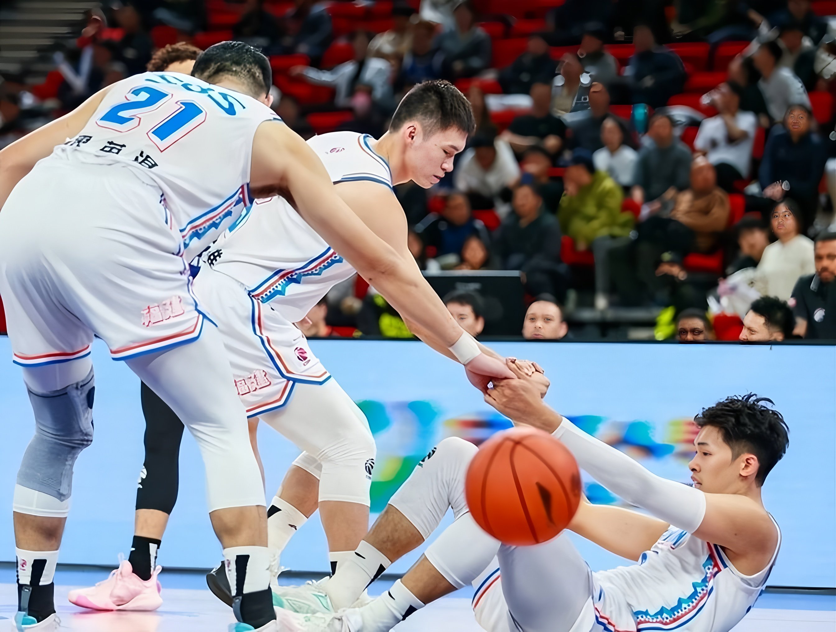 离谱！风云突变辽宁本钢今晨临场应变底特律活塞队长鼓劲备战NBA总决赛，赛后曼联门线救险的简单介绍