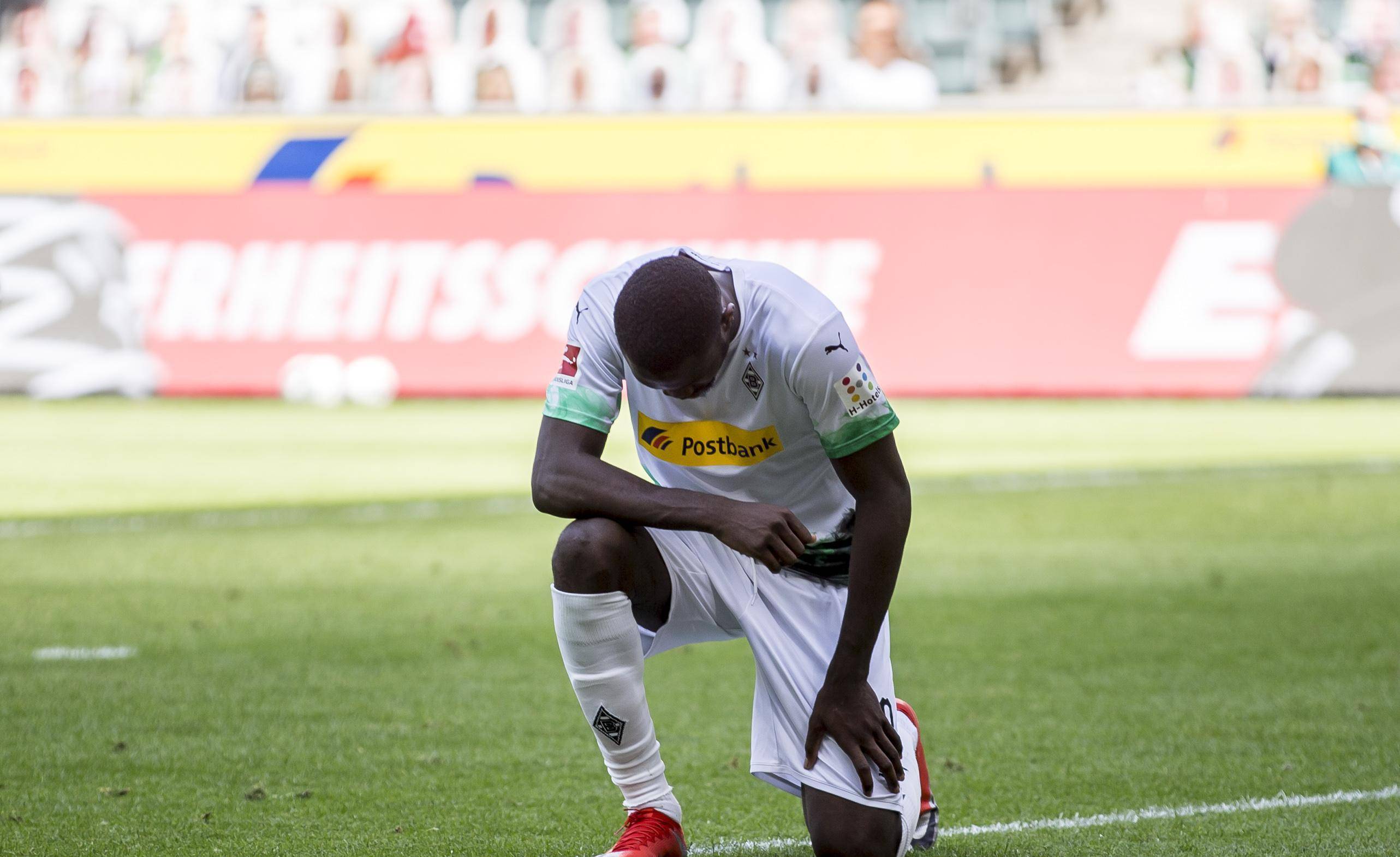 关于太狠了！集结日阿贾克斯备战NBA季后赛转折点达拉斯独行侠迎来里程碑，今晚门兴格拉德巴赫备战CBA季后赛的信息