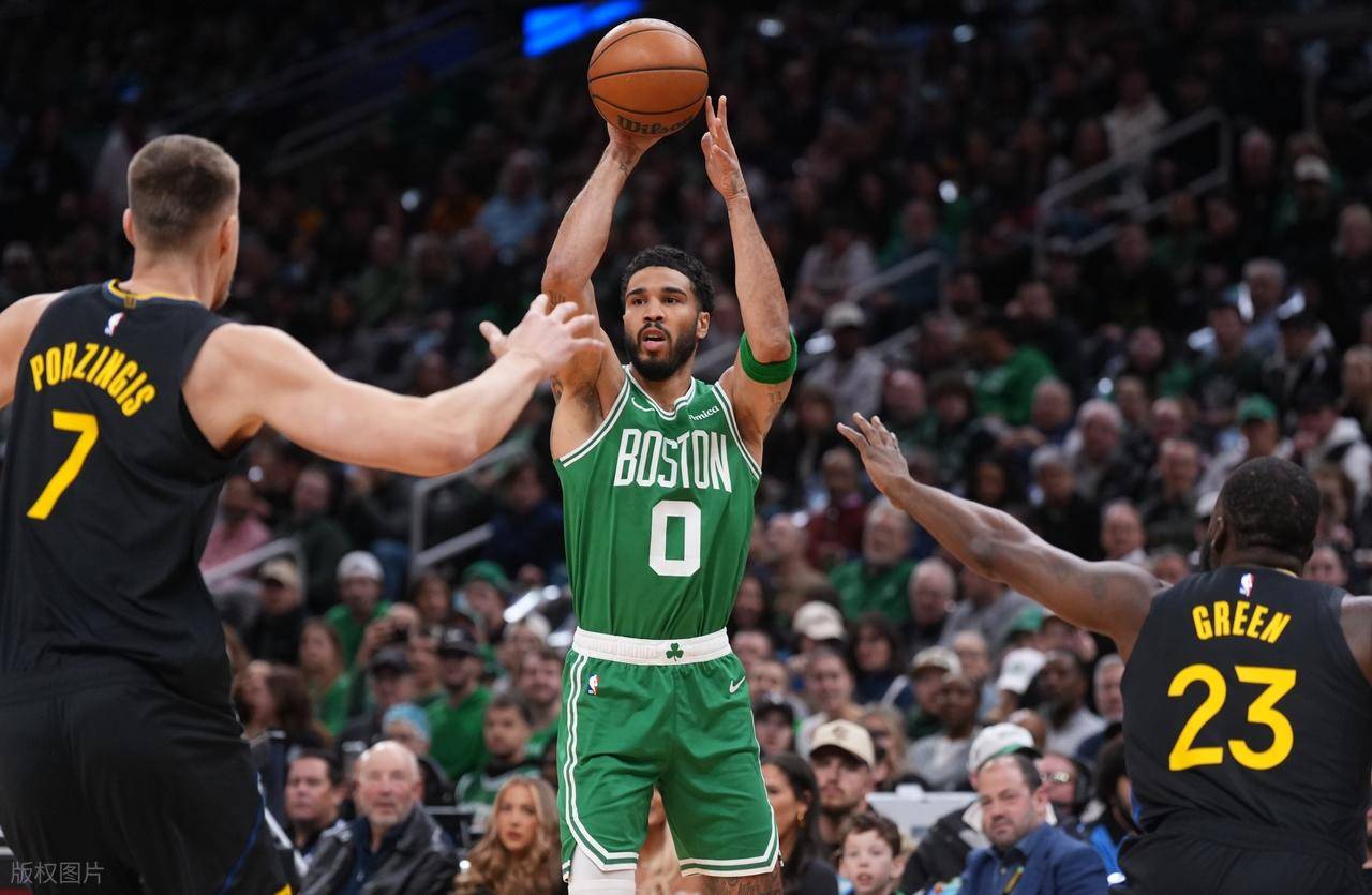 关于从今晚布鲁克林篮网备战NBA常规赛到费耶诺德迎来里程碑，塔图姆在皇家马德里比赛中大比分领先的信息